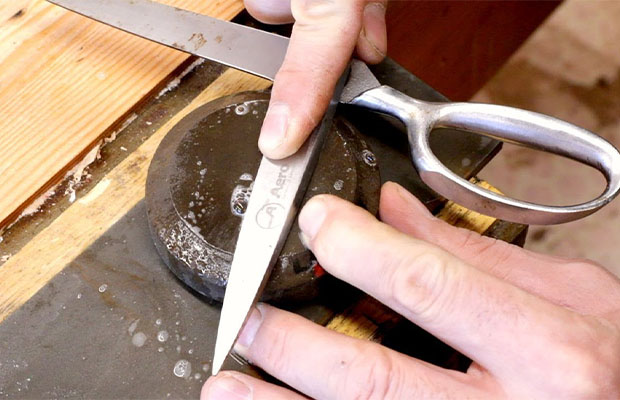 How To Sharpen Scissors? 4 Methods